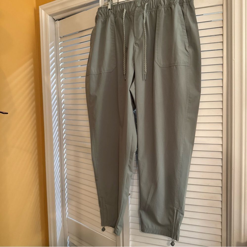Avalanche Sage Green Jogger Pants